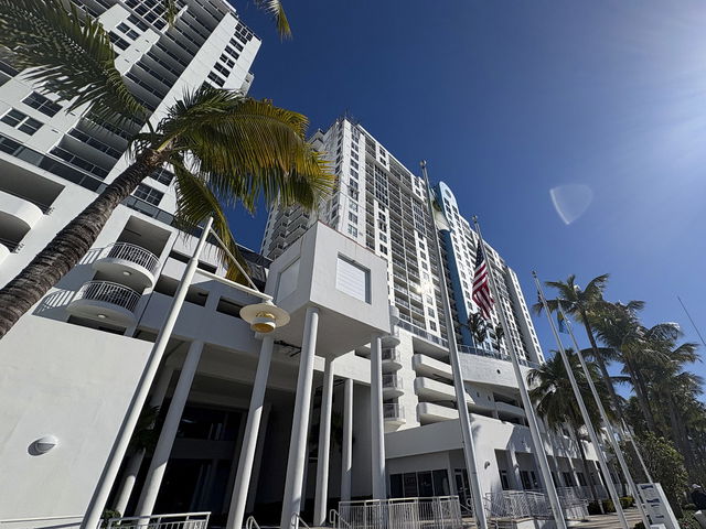 Sunset Harbor South Condo photo 3